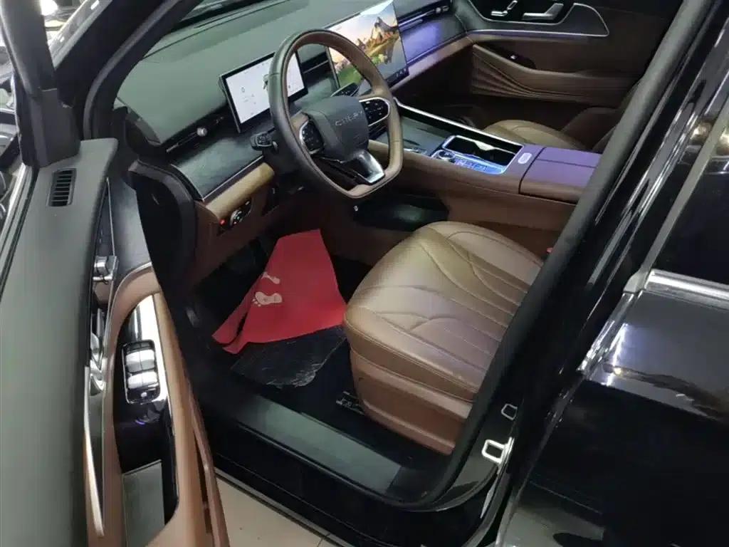 Chery Tiggo 9 2026 9X 2.0T Automatic 2WD Luxury Edition — миниатюра 16