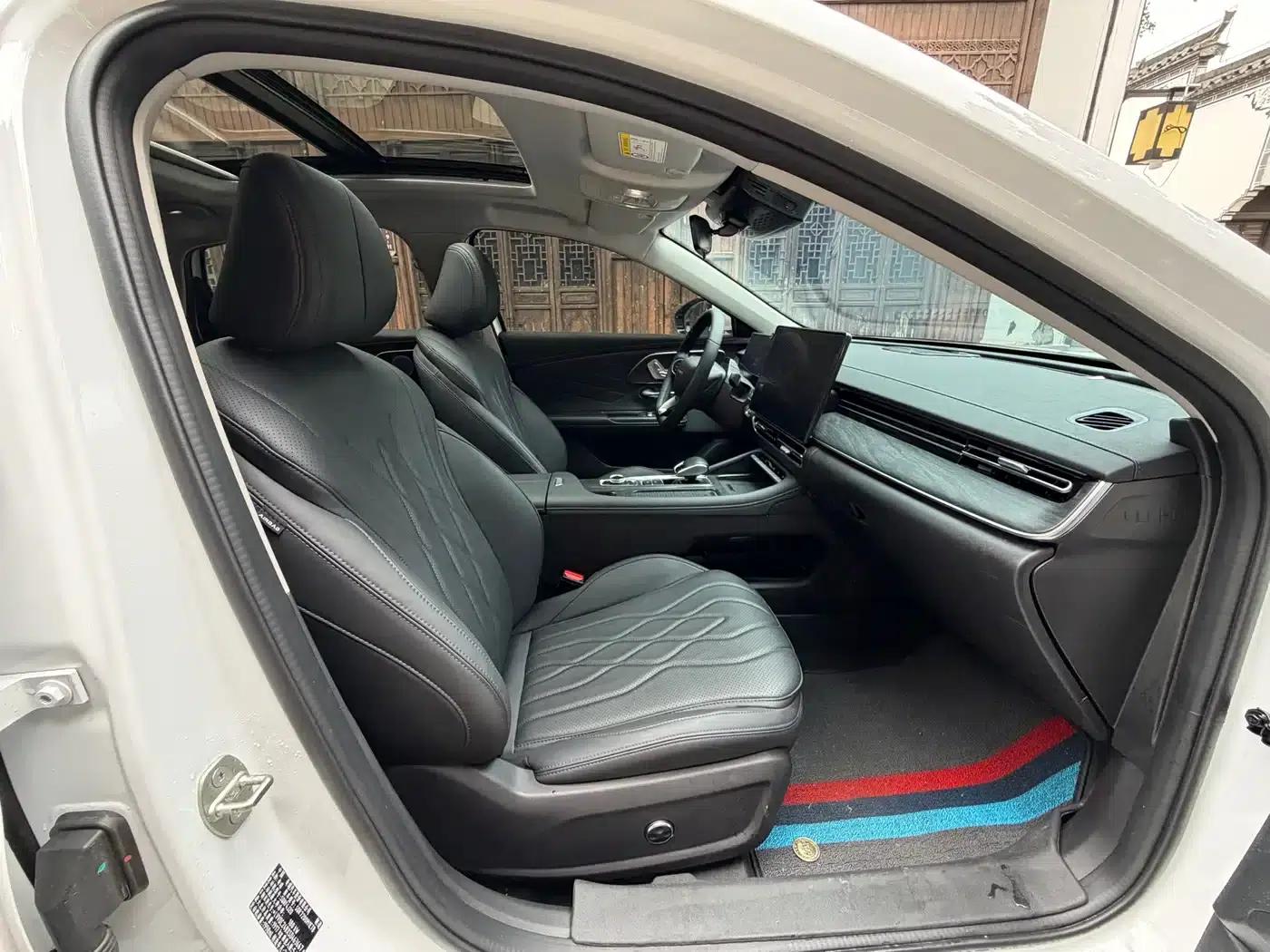 Chery Arrizo 8 PRO 2025 2.0T DCT Premium Edition — миниатюра 19