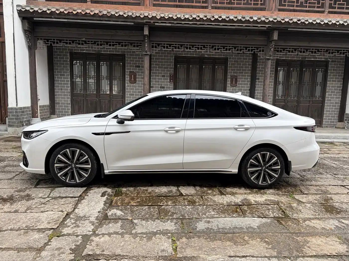Chery Arrizo 8 PRO 2025 2.0T DCT Premium Edition — миниатюра 4