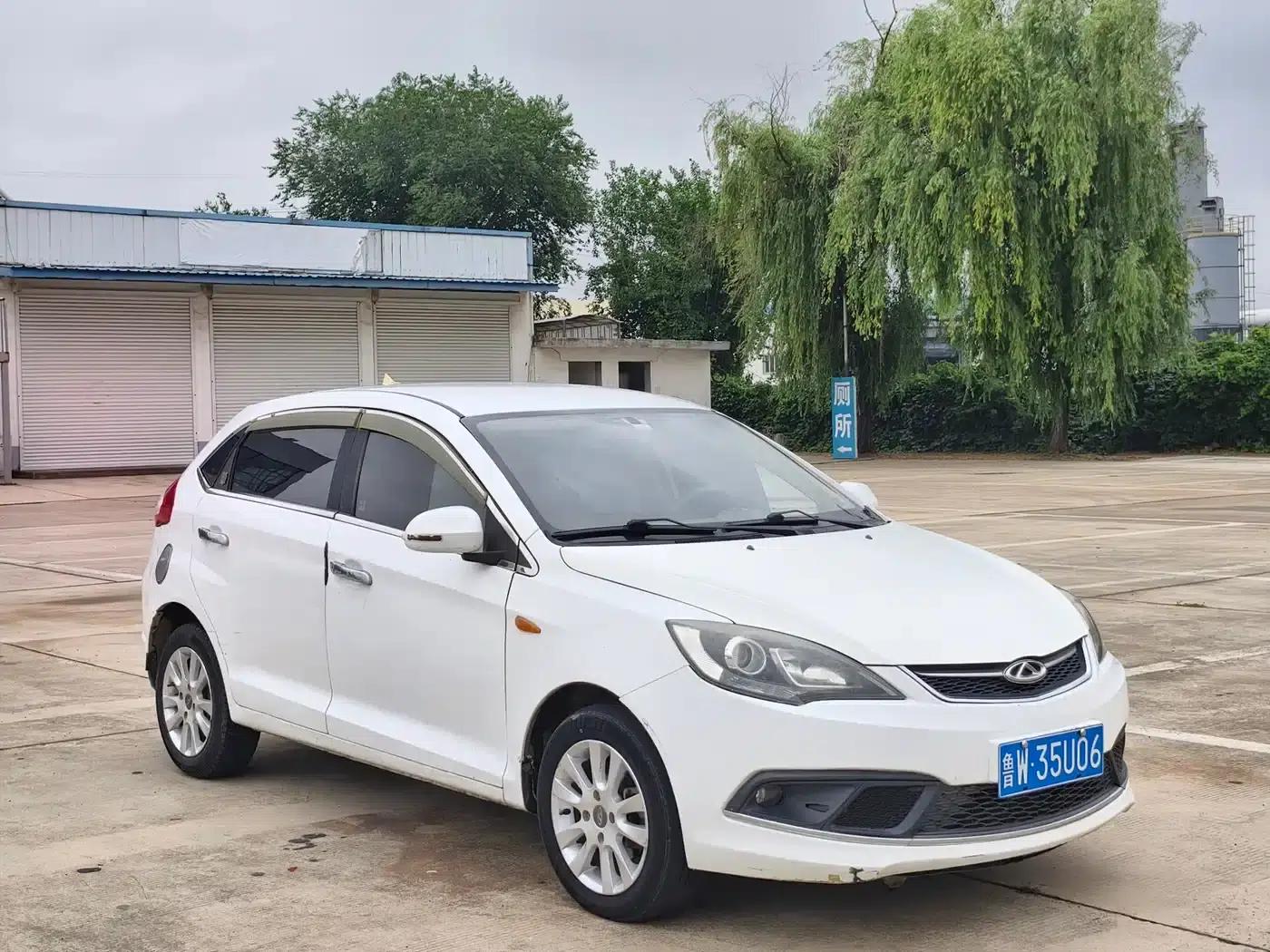 Fengyun 2 2015 1.5L Manual Elite Edition — миниатюра 3