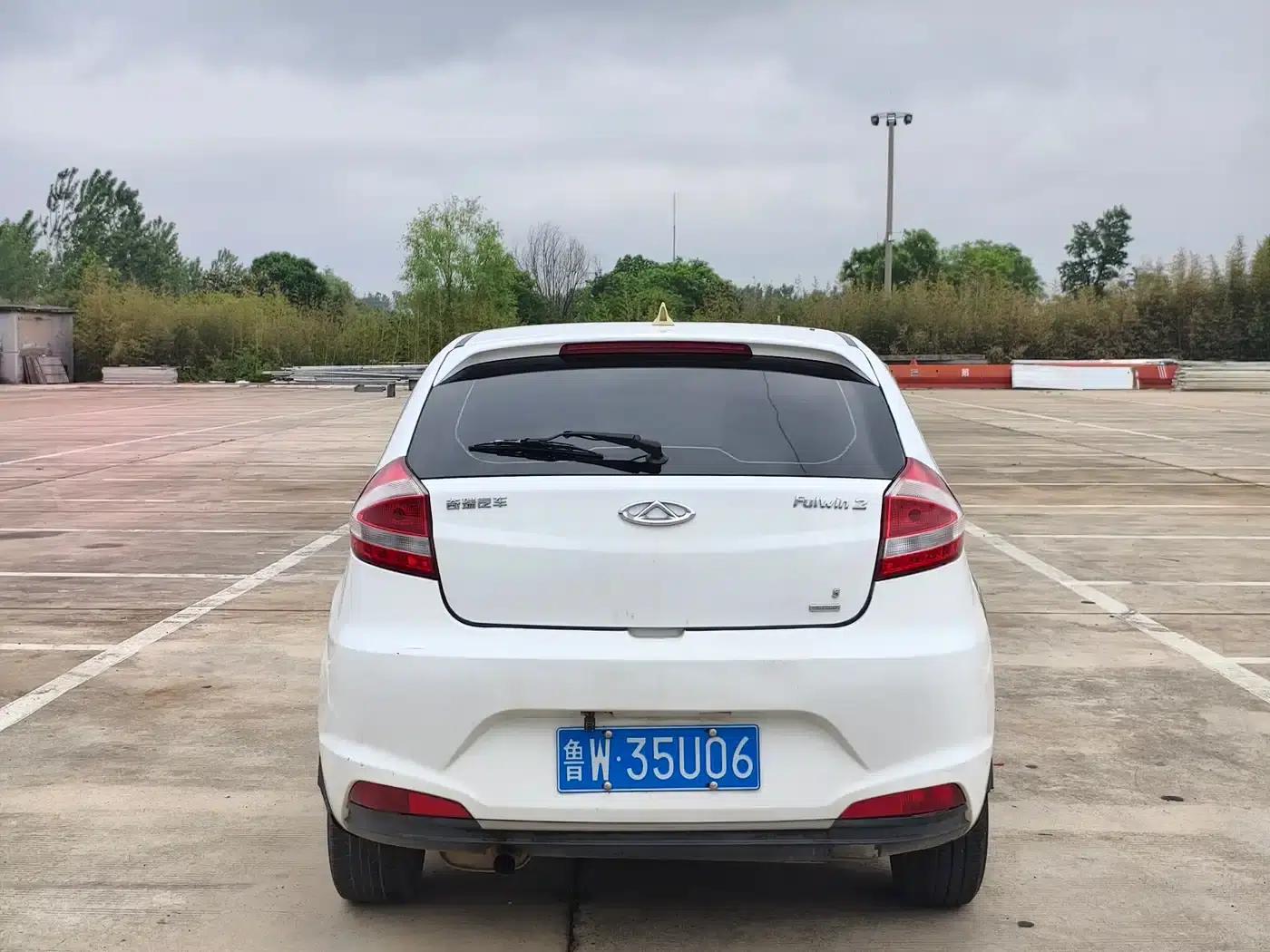 Fengyun 2 2015 1.5L Manual Elite Edition — миниатюра 5
