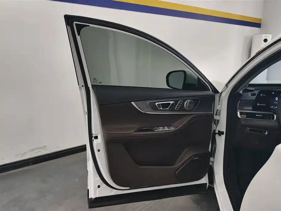 Chery Tiggo 8 PRO PHEV 2023 Champion Edition 1.5T 100km King Edition — миниатюра 7