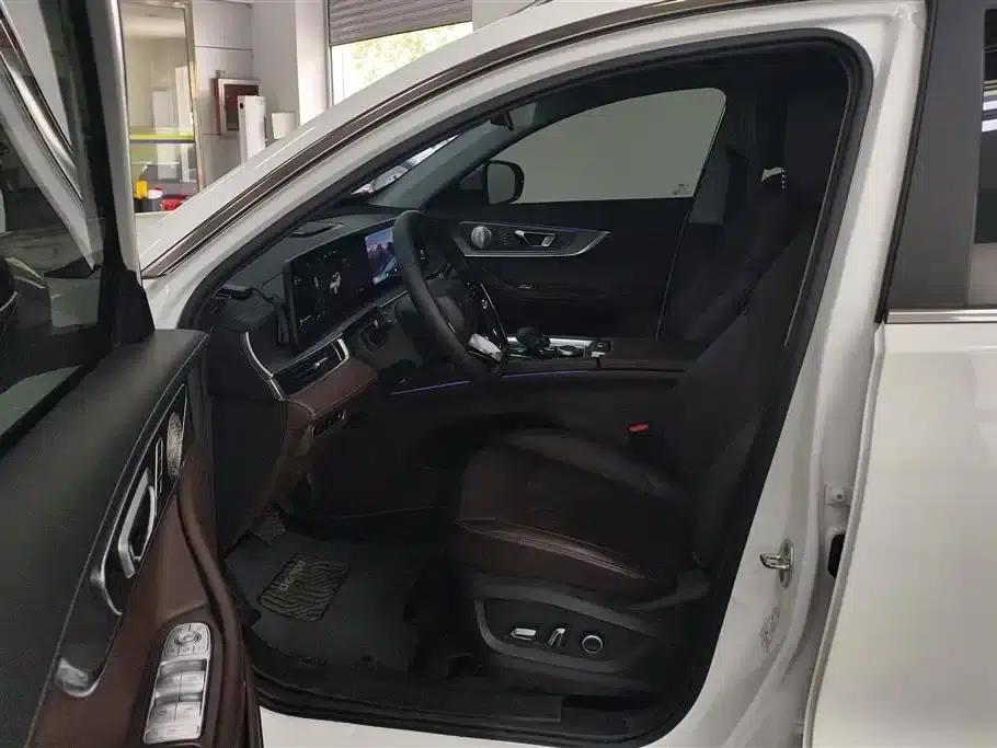 Chery Tiggo 8 PRO PHEV 2023 Champion Edition 1.5T 100km King Edition — миниатюра 9