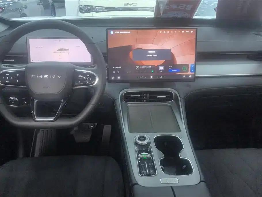 Chery Tiggo 8 PLUS C-DM 2025 1.5T 116km/h Luxury 7-seater — миниатюра 16