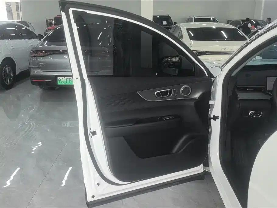 Chery Tiggo 8 PLUS C-DM 2025 1.5T 116km/h Luxury 7-seater — миниатюра 7