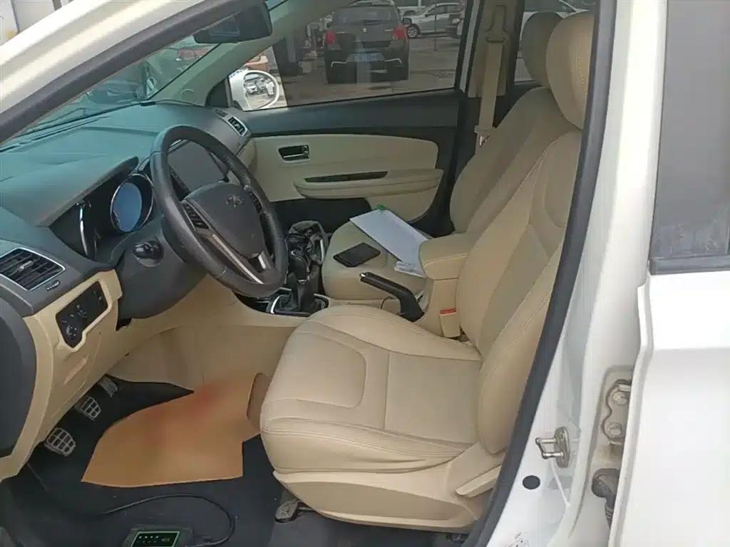 Chery E3 2013 1.5L Manual Smart Edition — миниатюра 15