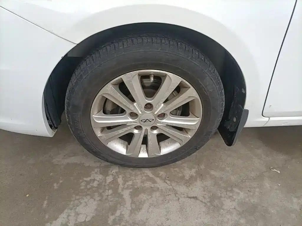 Chery E3 2013 1.5L Manual Smart Edition — миниатюра 23