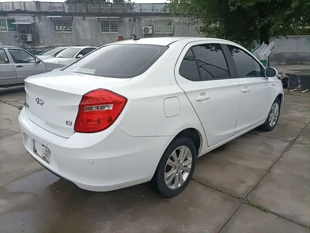 Chery E3 2013 1.5L Manual Smart Edition — миниатюра 7