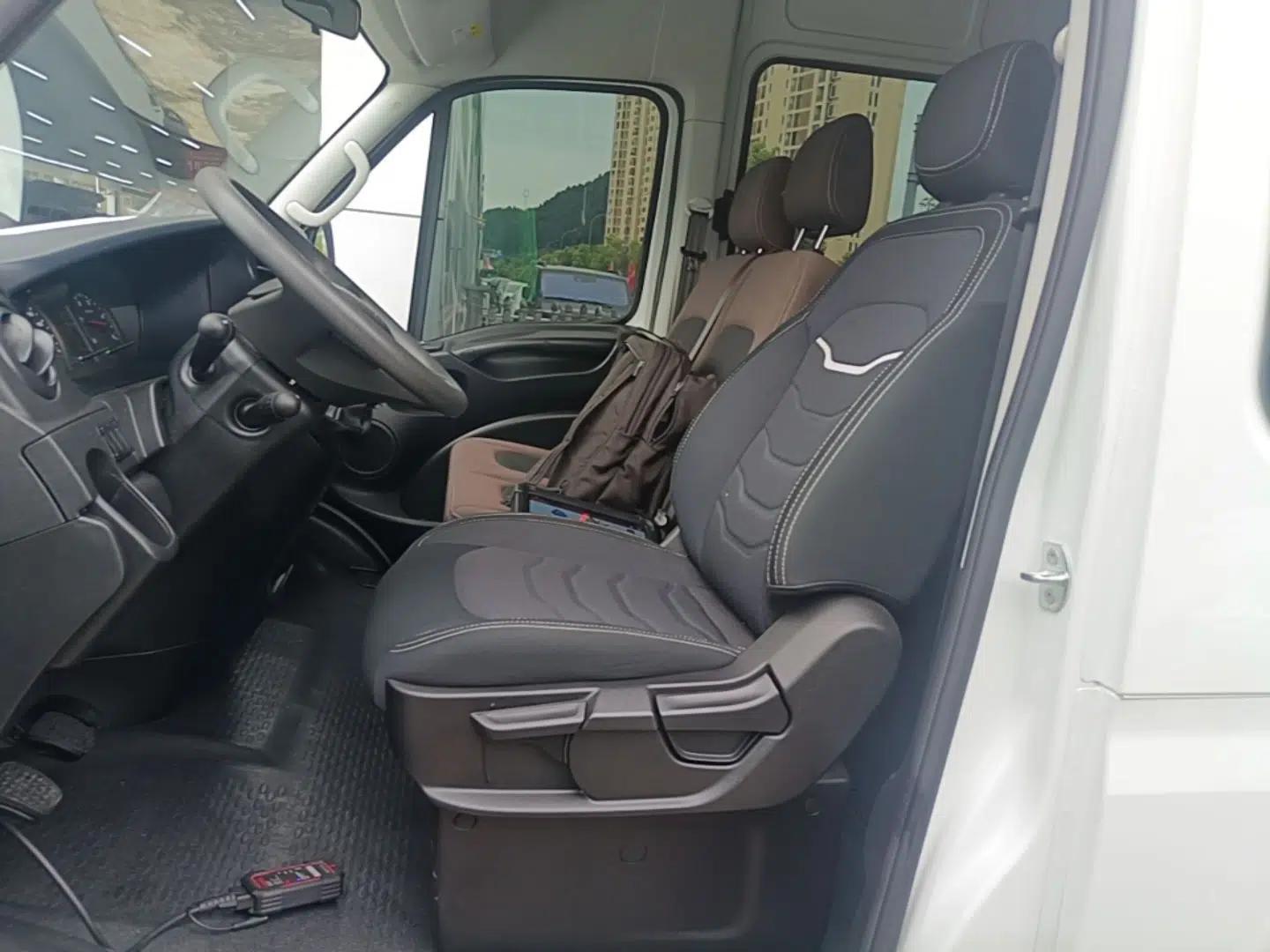 Iveco Eurocargo 2021 2.0T Manual Super Rui Long Wheelbase Short Overhang High Roof Side-Sliding Door F1A — миниатюра 17