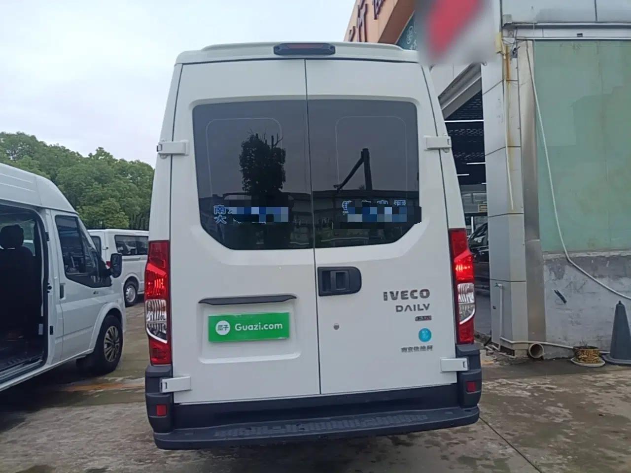 Iveco Eurocargo 2021 2.0T Manual Super Rui Long Wheelbase Short Overhang High Roof Side-Sliding Door F1A — миниатюра 3