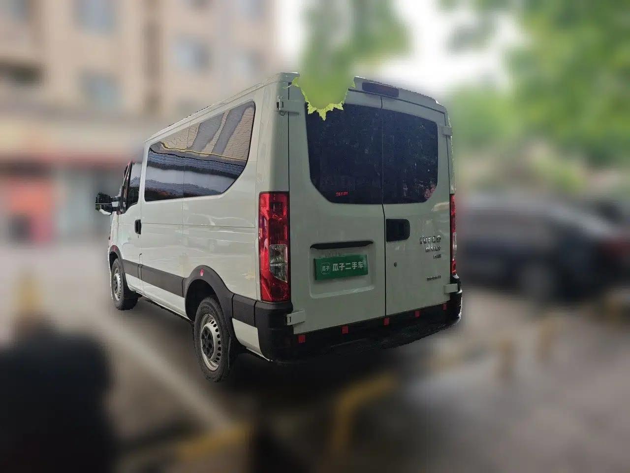 Iveco Eurocargo 2021 2.0T Manual Super-Rui Short Wheelbase Low-Roof Side-Hinged Door F1A — миниатюра 4
