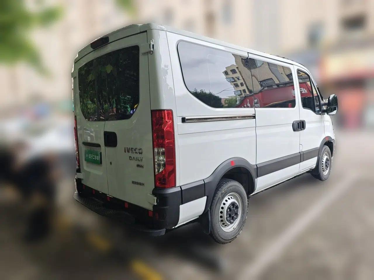 Iveco Eurocargo 2021 2.0T Manual Super-Rui Short Wheelbase Low-Roof Side-Hinged Door F1A — миниатюра 6
