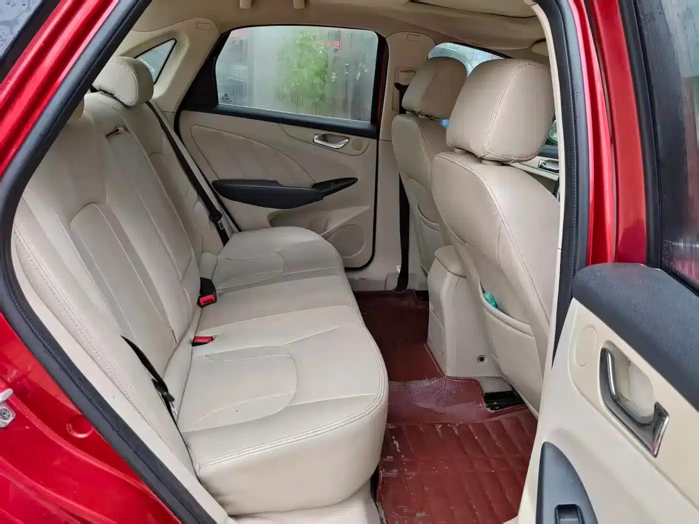 Chery Arrizo 7 2015 1.6L Manual Elite Edition — миниатюра 11