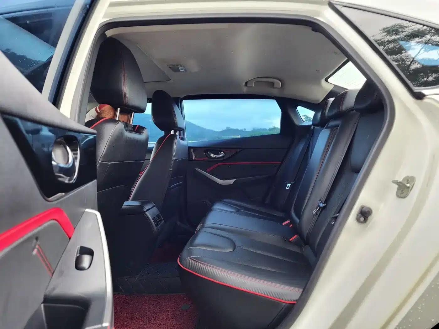 Venucia D60 2018 1.6L CVT Smart Luxury Edition — миниатюра 9