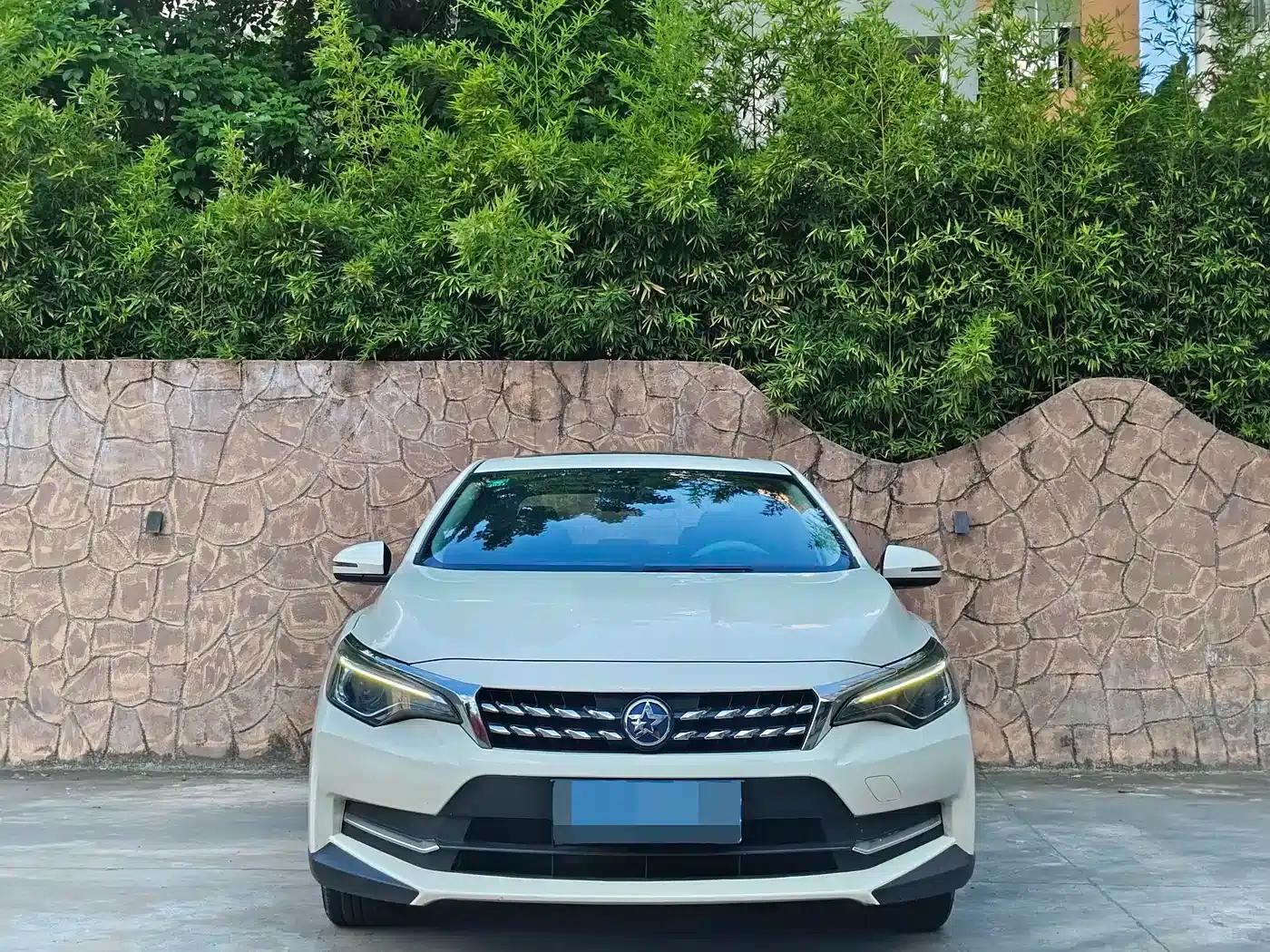 Venucia D60 2019 Model, 100,000 Glory Edition, 1.6L XL CVT, National VI Emission Standard — миниатюра 2
