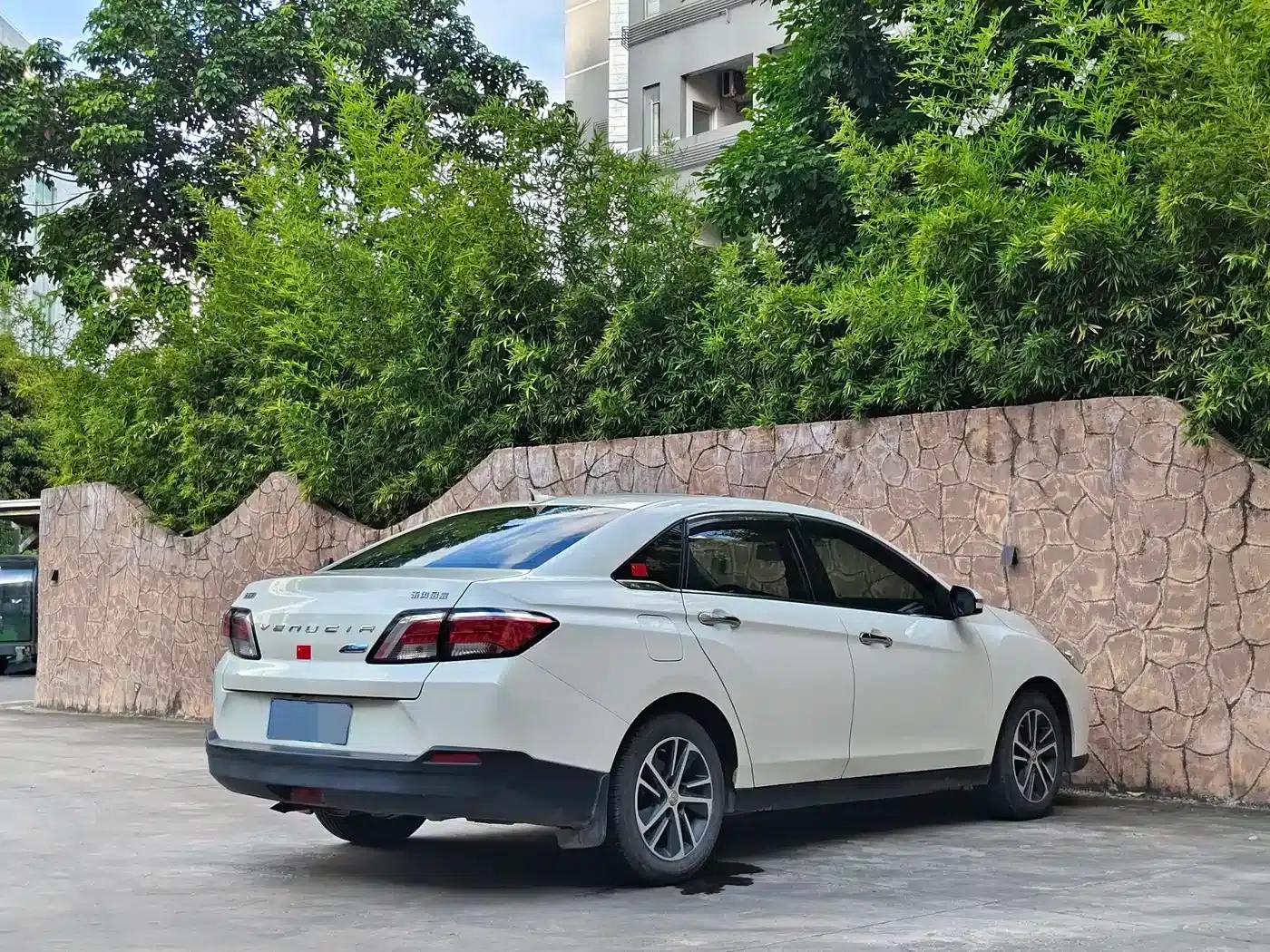 Venucia D60 2019 Model, 100,000 Glory Edition, 1.6L XL CVT, National VI Emission Standard — миниатюра 6