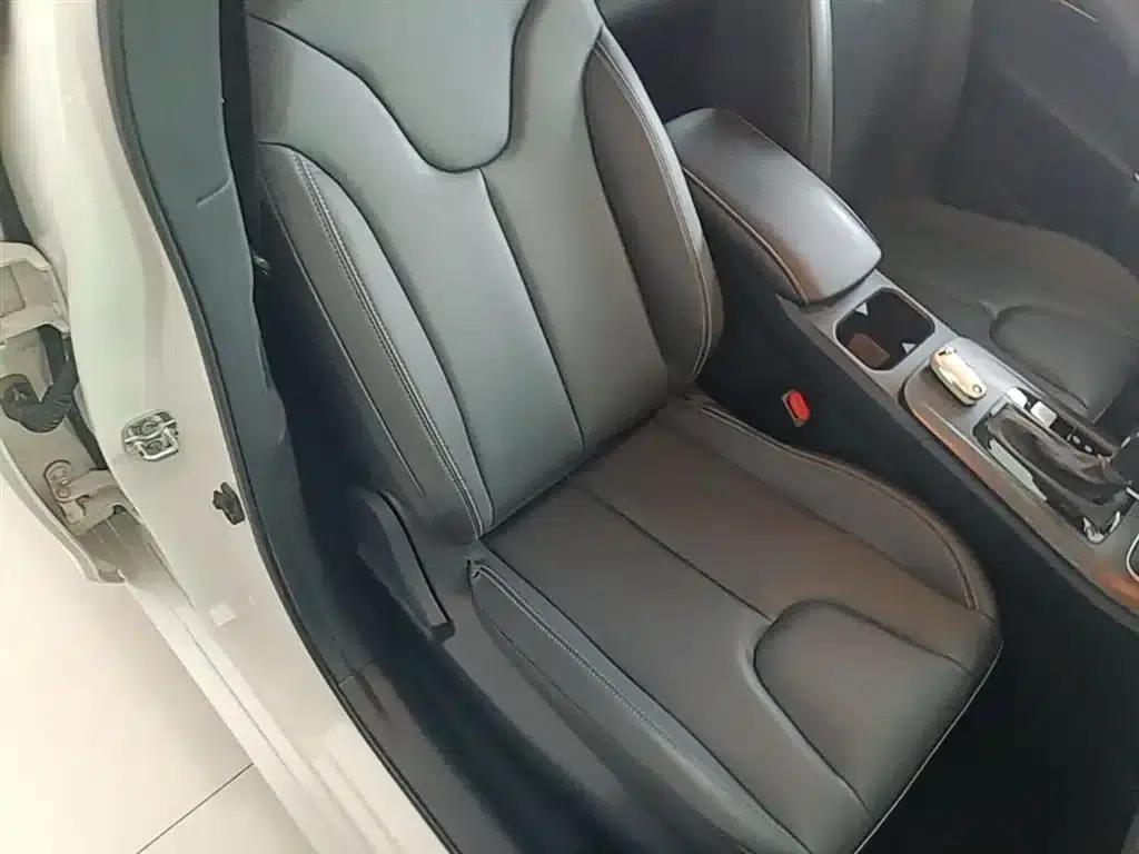Venucia D60 2021 PLUS 1.6L XL CVT Elite Edition — миниатюра 25