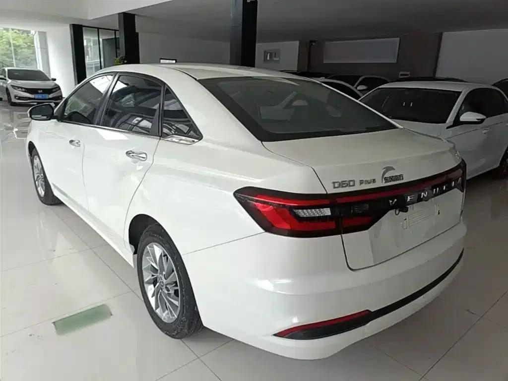 Venucia D60 2021 PLUS 1.6L XL CVT Elite Edition — миниатюра 5