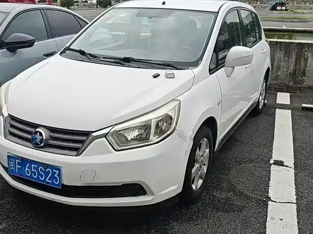 Venucia R50 2013 1.6L Automatic Fashion Edition