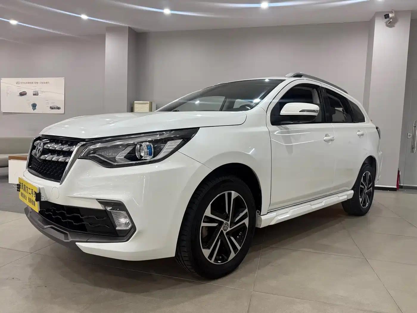 Venucia T70 2019 2.0L CVT Smart Edition (National VI Emission Standard) — миниатюра 1