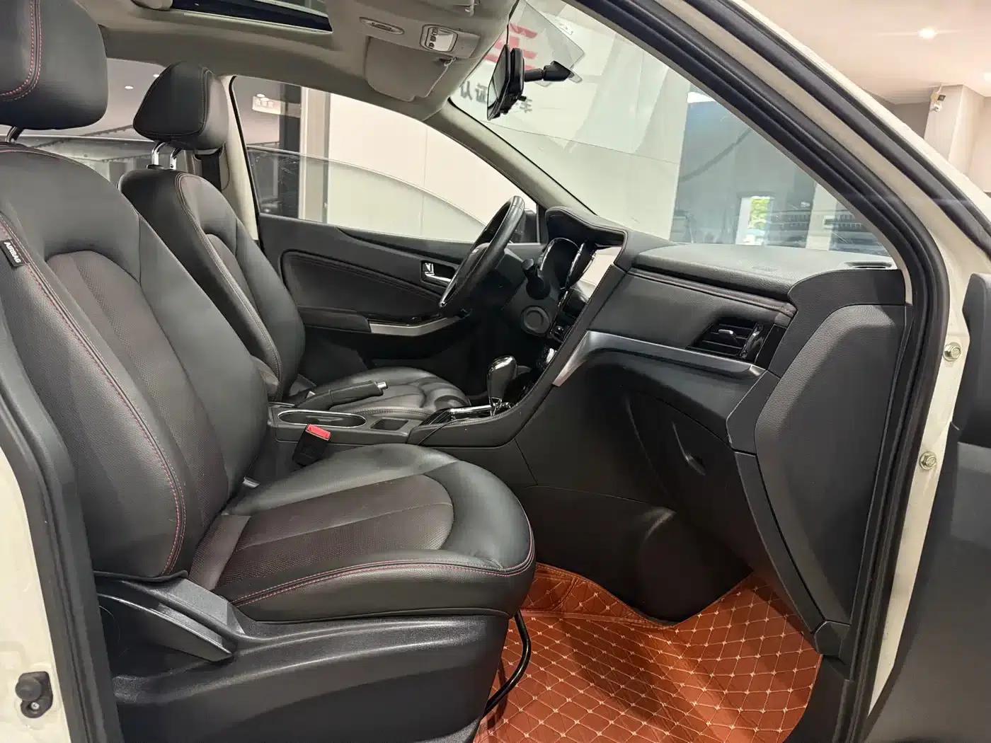 Venucia T70 2019 2.0L CVT Smart Edition (National VI Emission Standard) — миниатюра 6