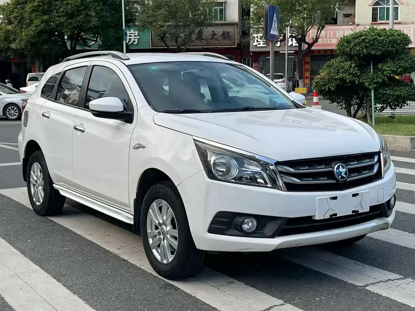 Venucia T70 2016 2.0L CVT Smart Edition — миниатюра 3