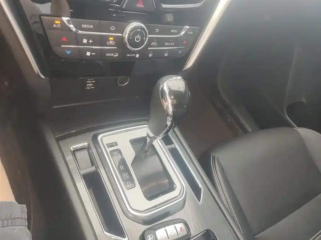 Venucia T90 2017 2.0L CVT Smart Edition — миниатюра 14
