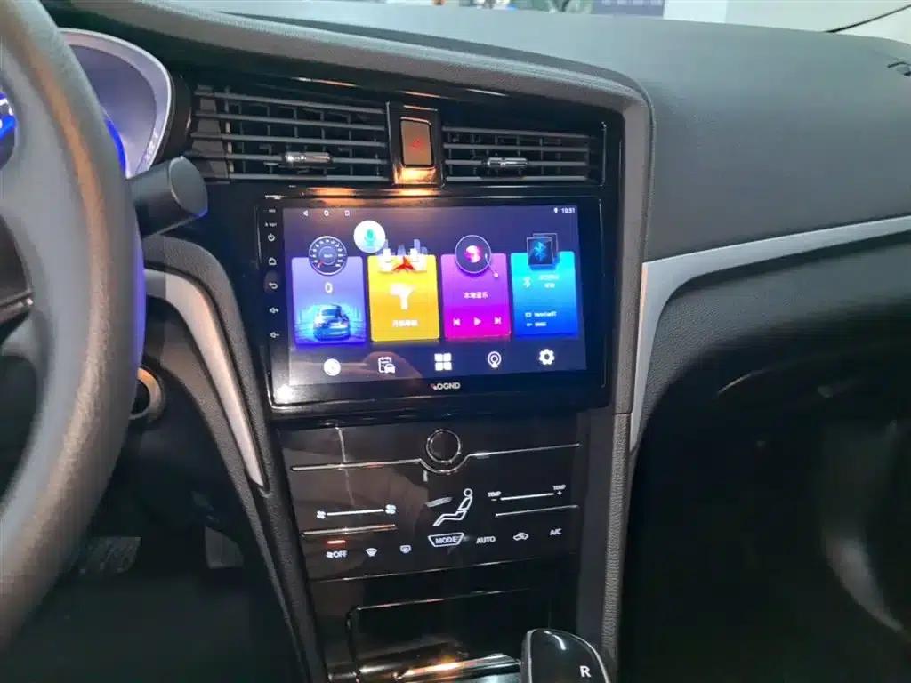 Venucia D60EV 2020 Standard Range Smart Edition — миниатюра 13