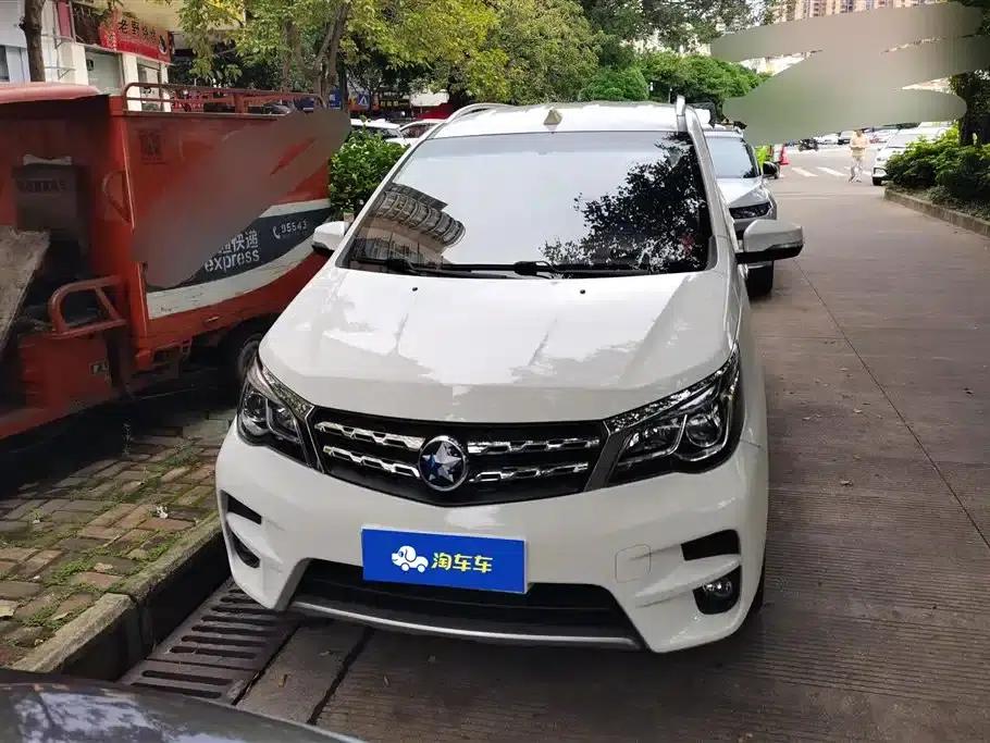 Venucia M50V 2017 1.6L XL CVT Deluxe Edition — миниатюра 2