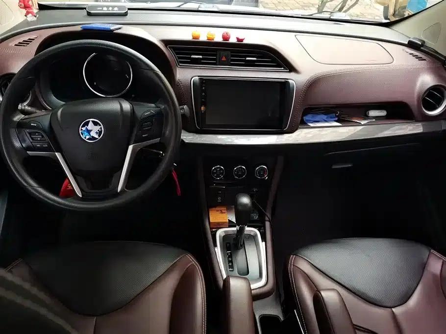 Venucia M50V 2017 1.6L XL CVT Deluxe Edition — миниатюра 12