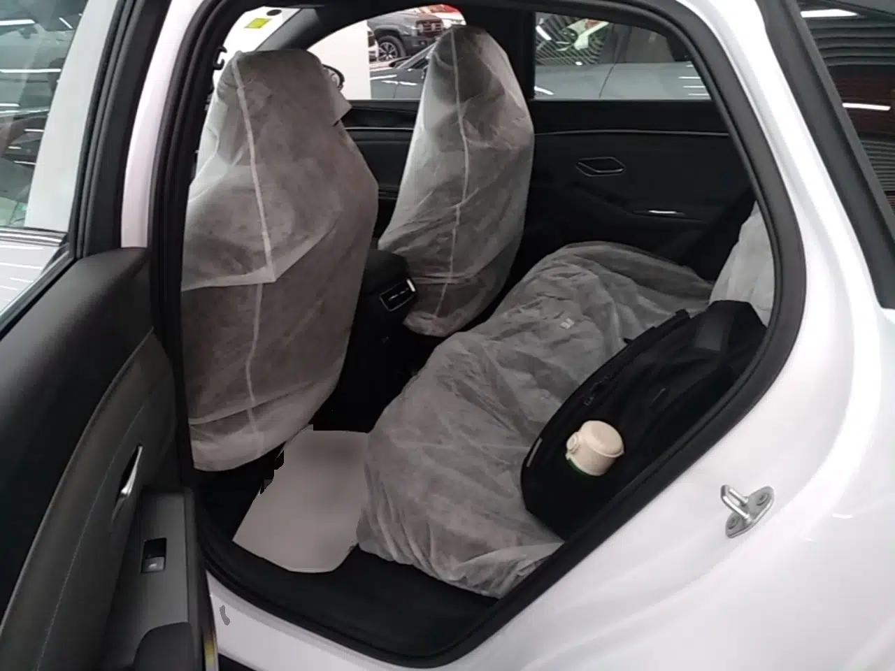 BYD Qin L 2026 DM-i 128KM Progressive Edition — миниатюра 19