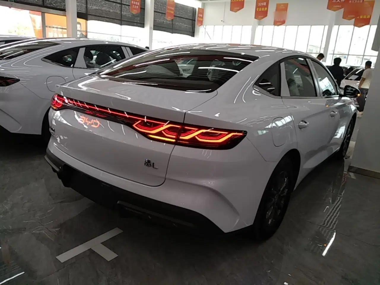 BYD Qin L 2026 DM-i 128KM Progressive Edition — миниатюра 4