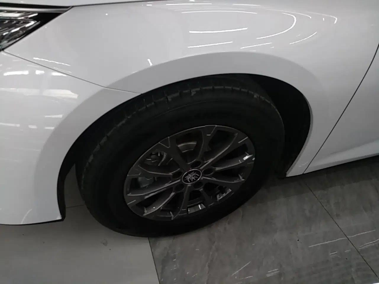 BYD Qin L 2026 DM-i 128KM Progressive Edition — миниатюра 9