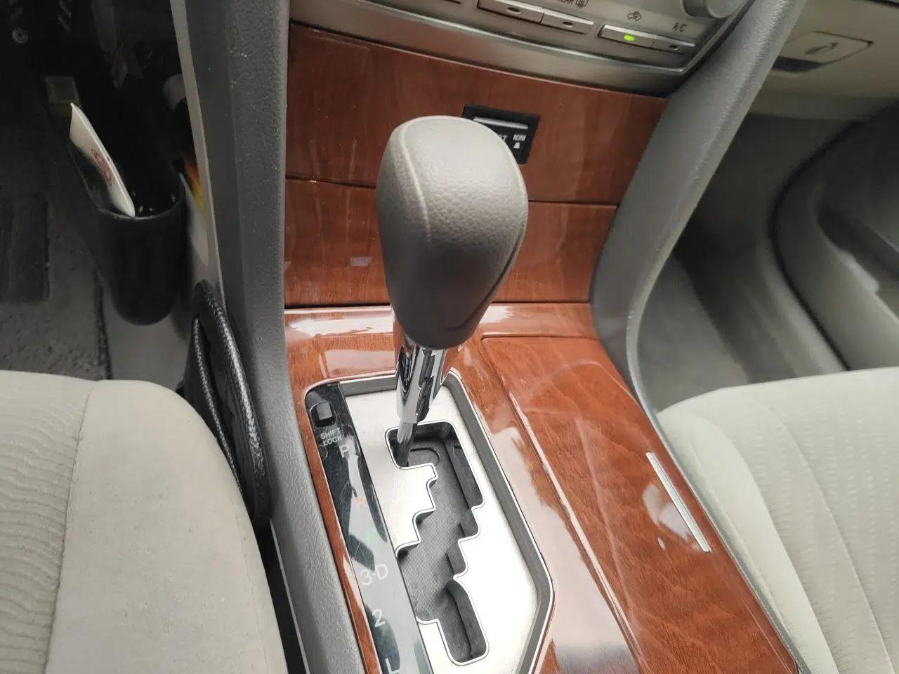 Toyota Camry 2013 200E Classic Elite Edition — миниатюра 15