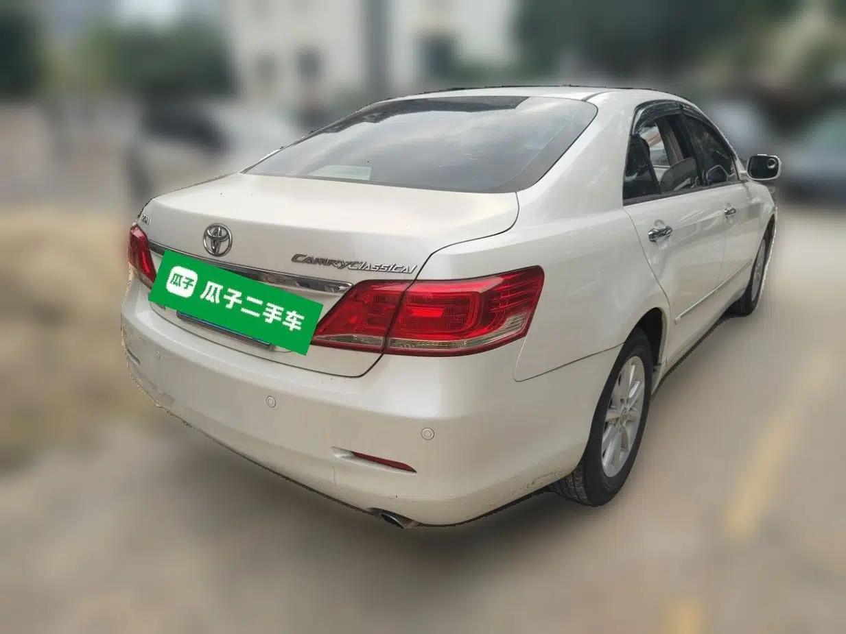 Toyota Camry 2013 200E Classic Elite Edition — миниатюра 6
