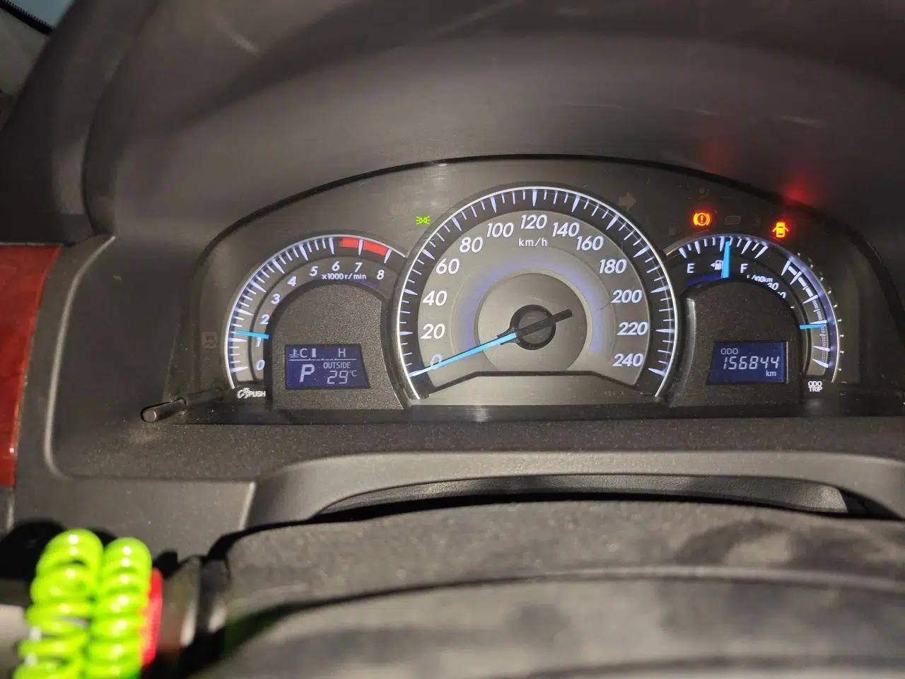Toyota Camry 2012 2.5G Luxury Edition — миниатюра 12