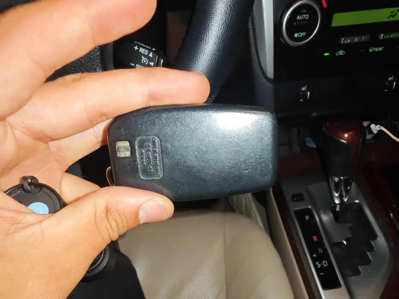 Toyota Camry 2012 2.5G Luxury Edition — миниатюра 9