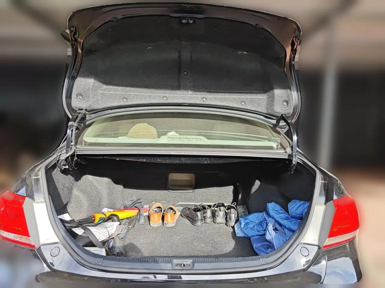 Toyota Camry 2010 240G Classic Edition — миниатюра 20