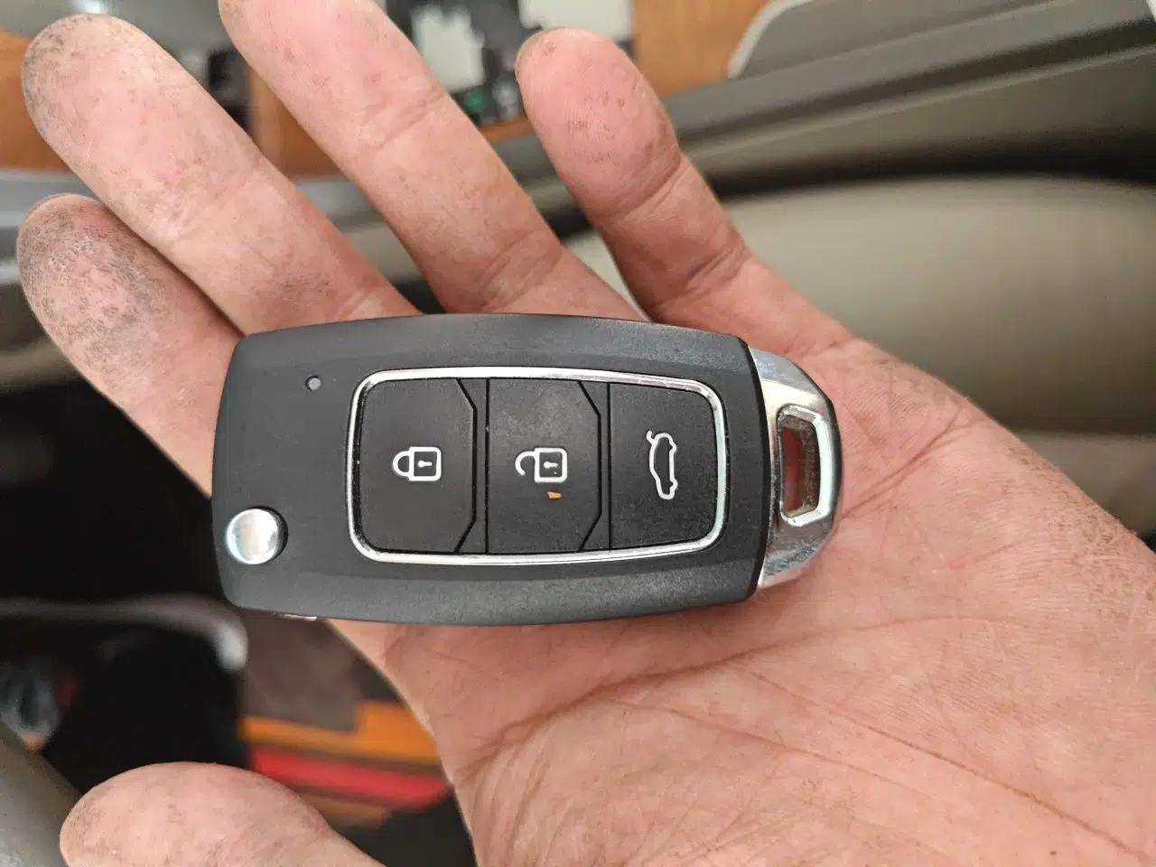 Toyota Camry 2010 240G Classic Edition — миниатюра 9