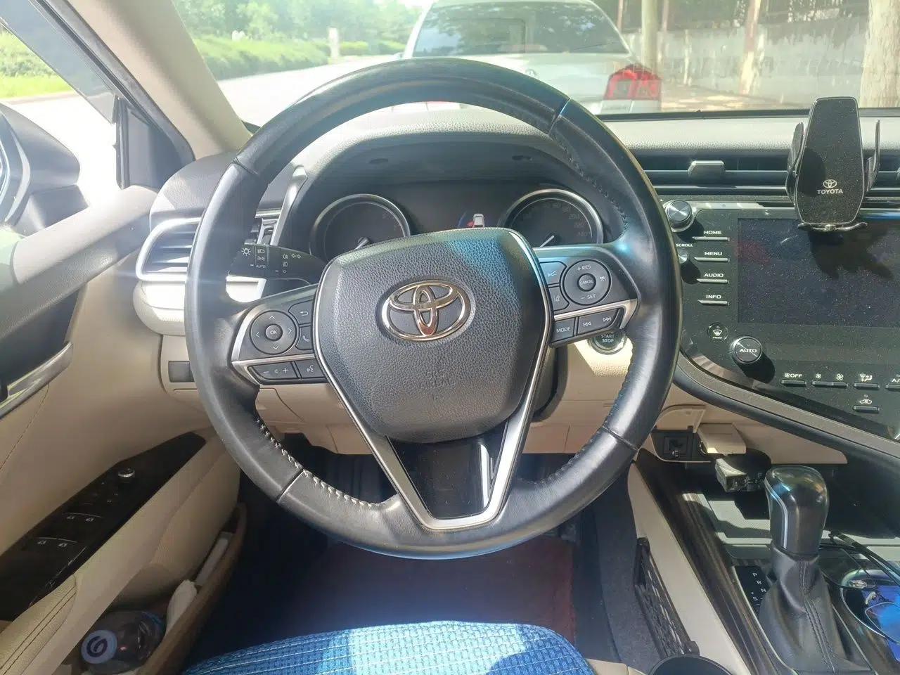 Toyota Camry 2018 2.5G Luxury Edition — миниатюра 11