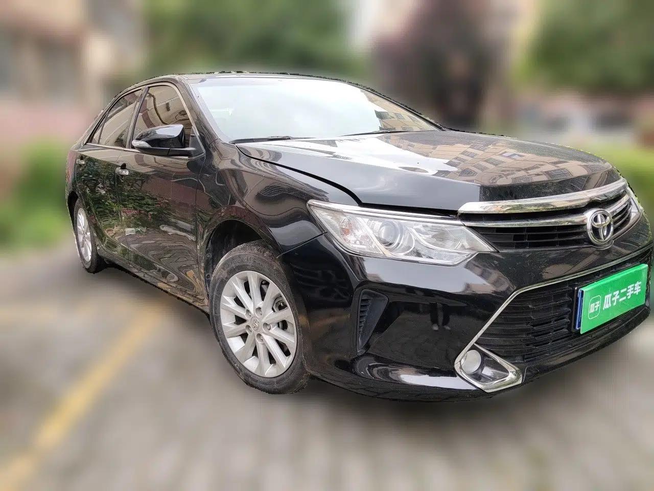 Toyota Camry 2016 2.0G 10th Anniversary Leading Edition — миниатюра 3