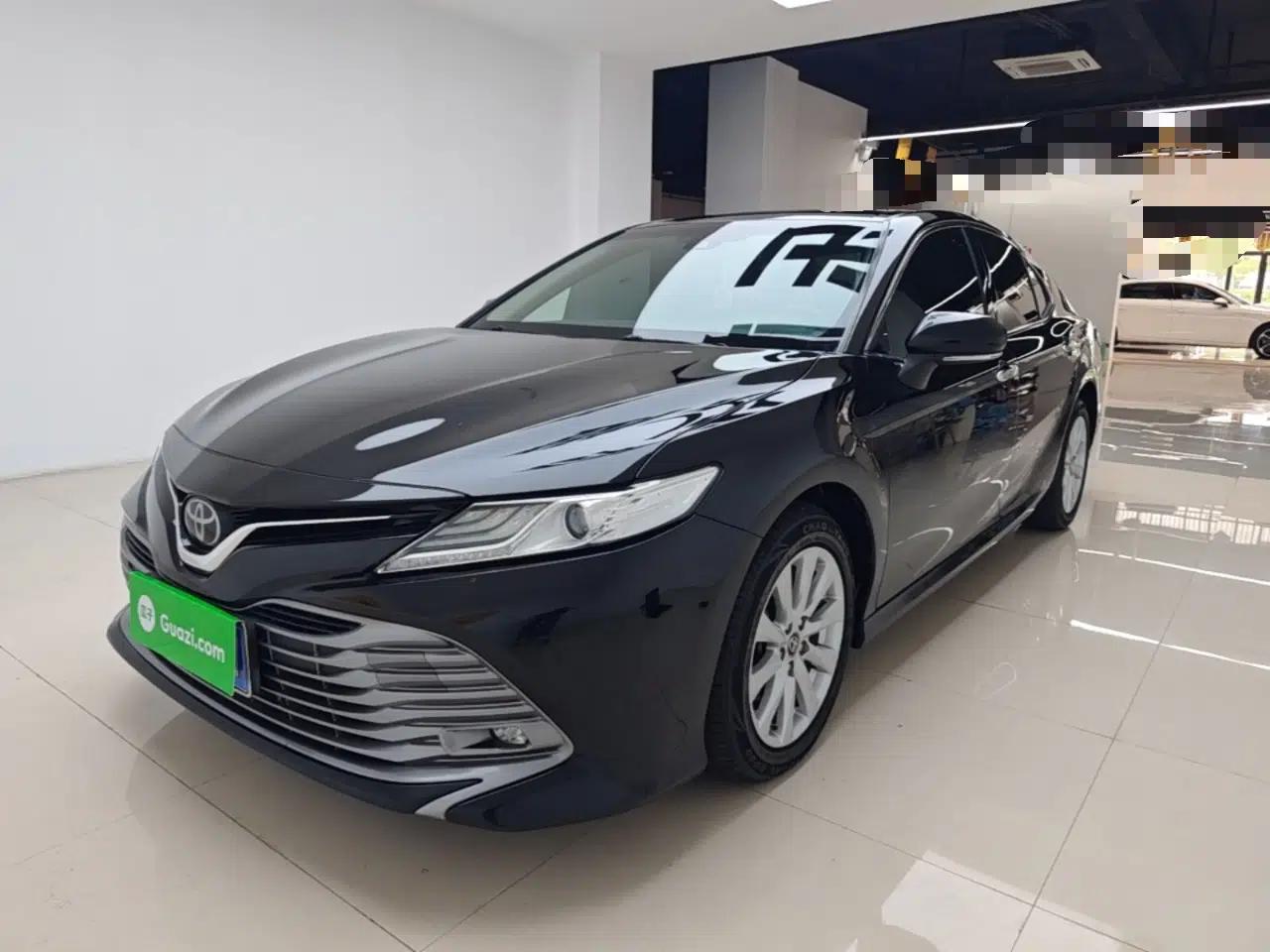 Toyota Camry 2018 2.0G Luxury Edition — миниатюра 1