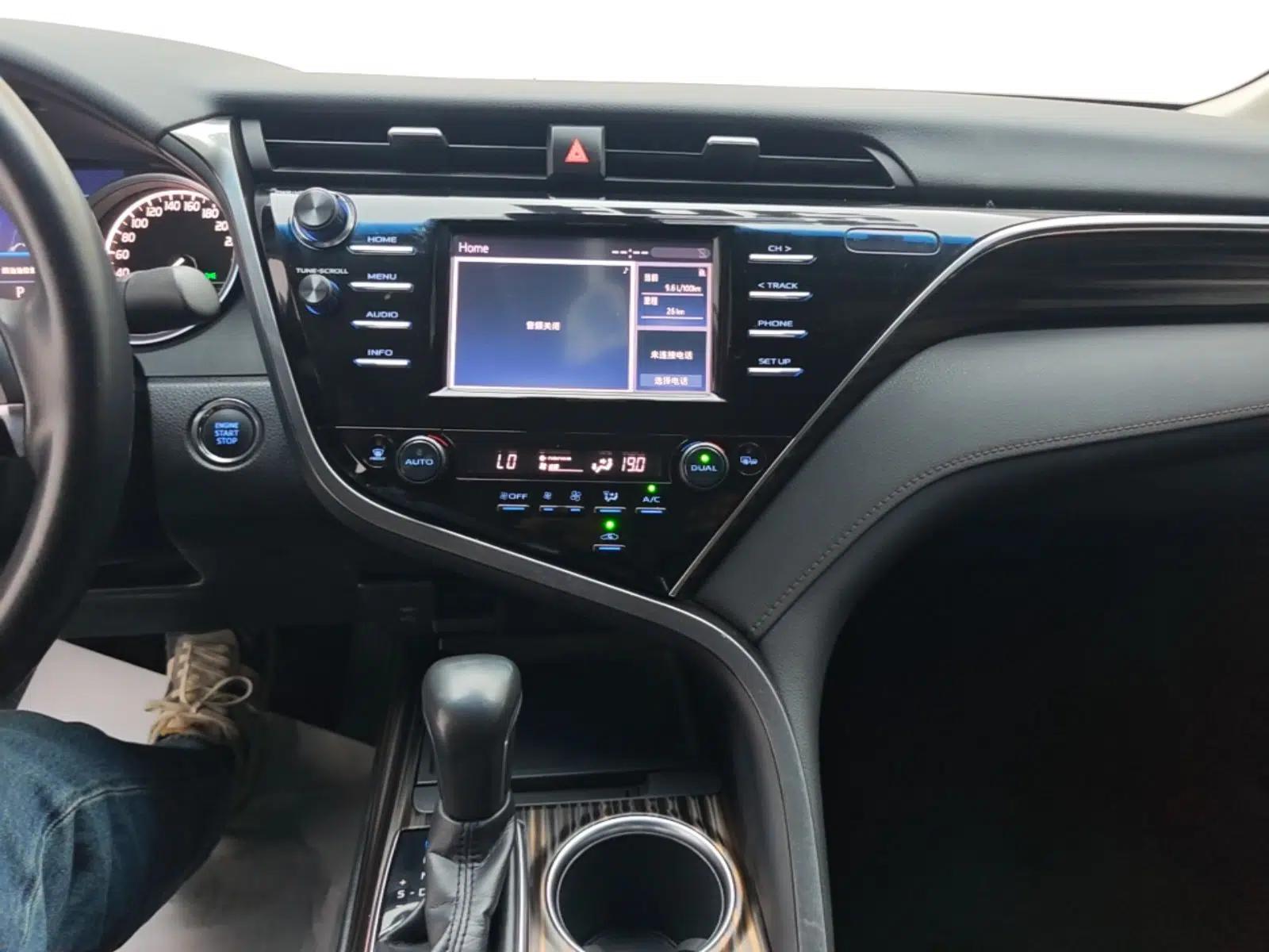 Toyota Camry 2018 2.0G Luxury Edition — миниатюра 16
