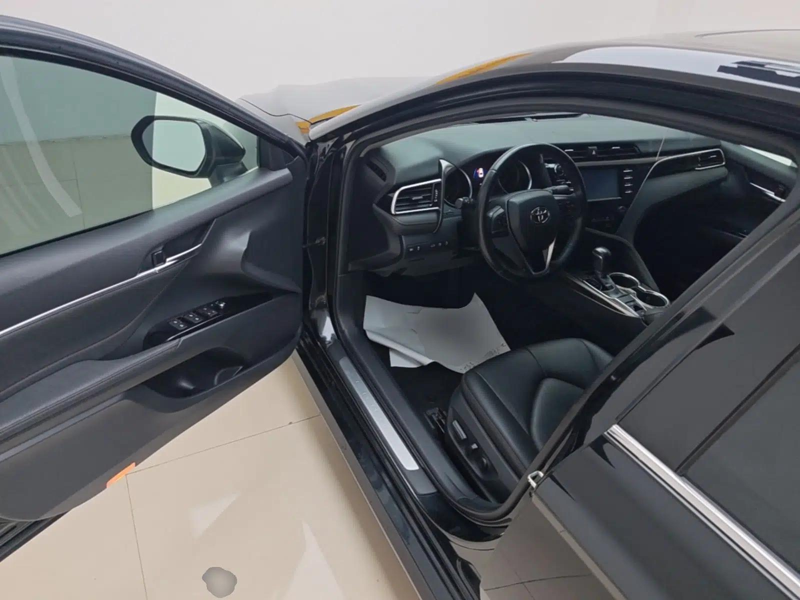 Toyota Camry 2018 2.0G Luxury Edition — миниатюра 19