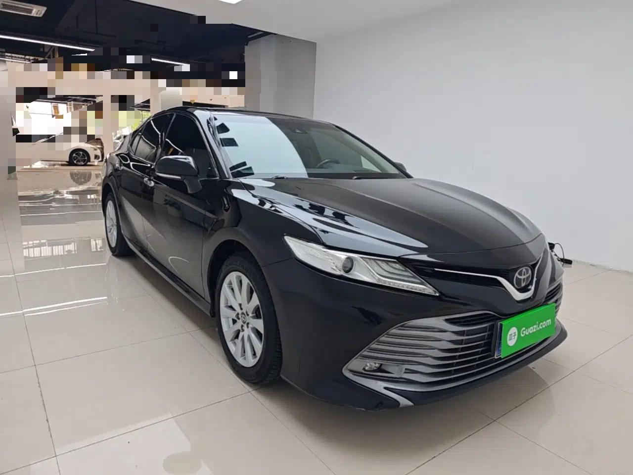 Toyota Camry 2018 2.0G Luxury Edition — миниатюра 3