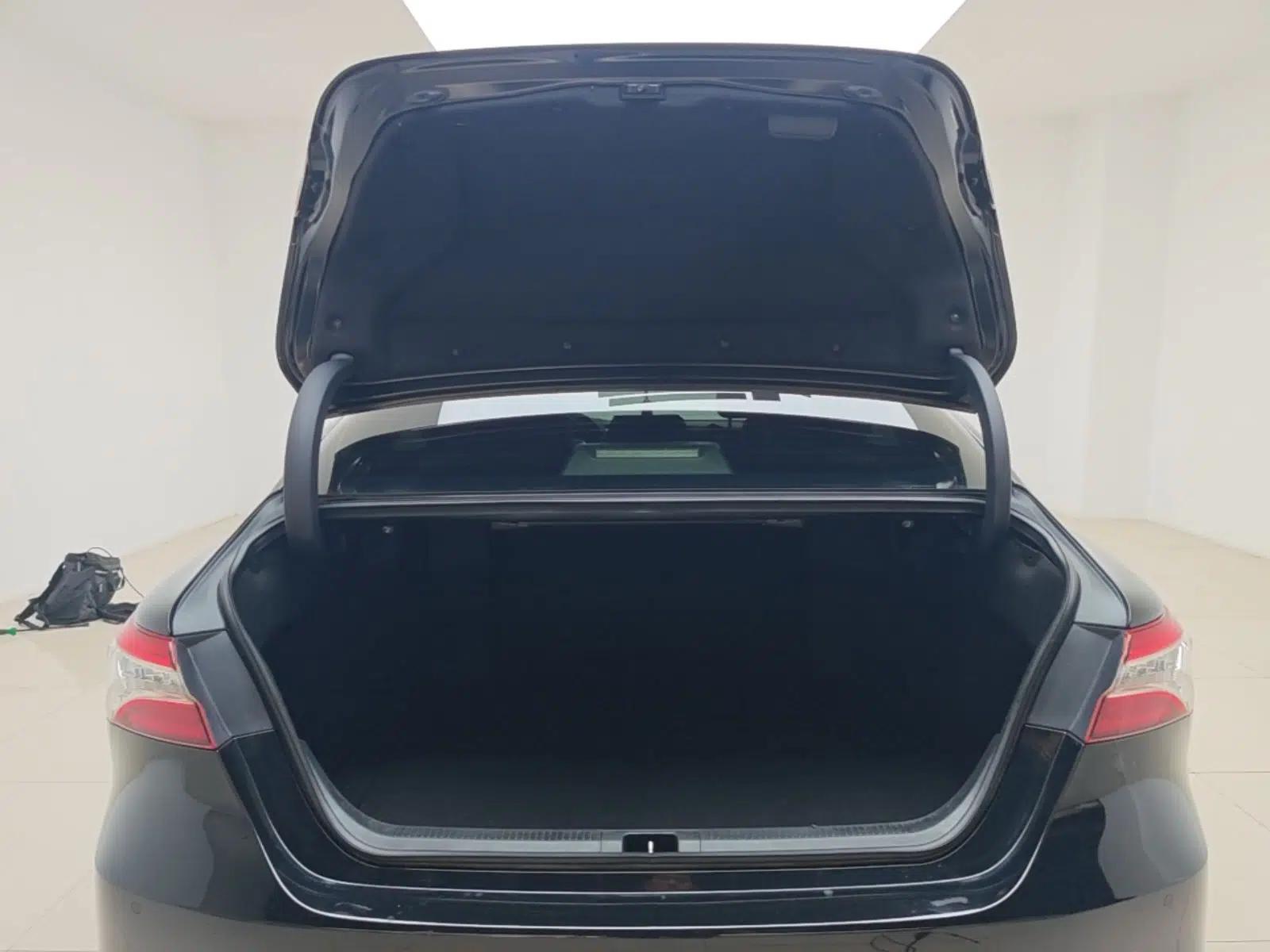 Toyota Camry 2018 2.0G Luxury Edition — миниатюра 22