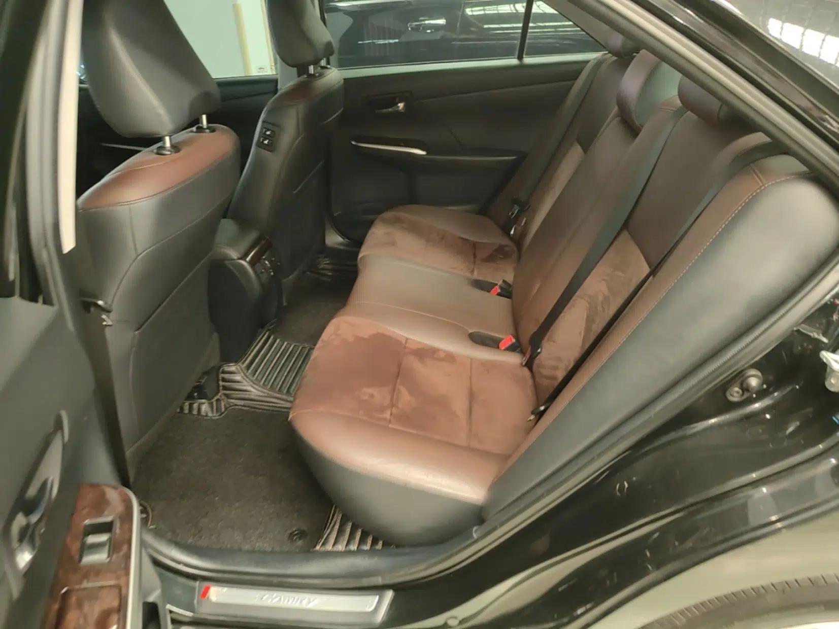 Toyota Camry 2016 2.5G 10th Anniversary Deluxe Navigation Edition — миниатюра 20