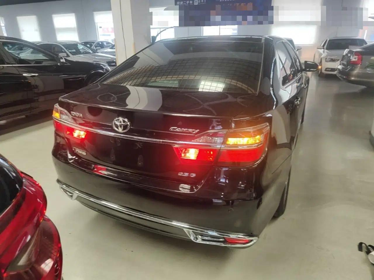 Toyota Camry 2016 2.5G 10th Anniversary Deluxe Navigation Edition — миниатюра 5