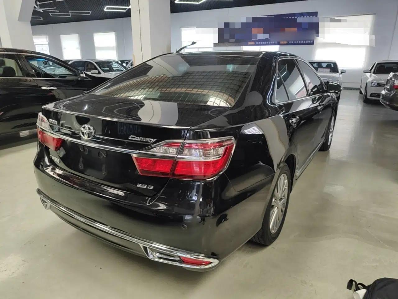 Toyota Camry 2016 2.5G 10th Anniversary Deluxe Navigation Edition — миниатюра 6