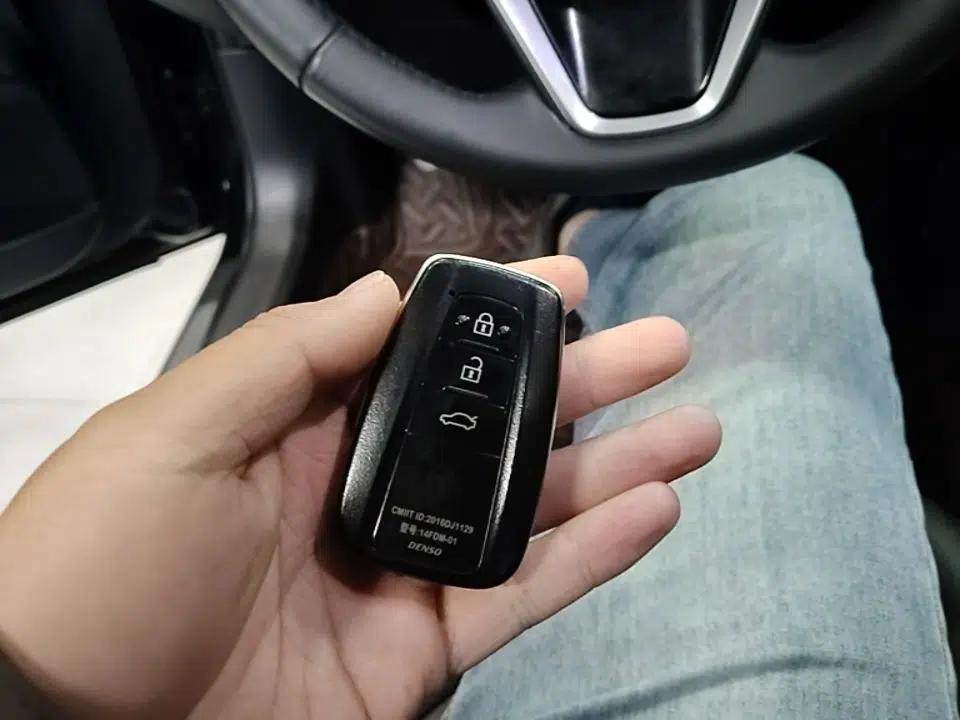 Toyota Camry 2019 Revised Version 2.5G Luxury Edition — миниатюра 22